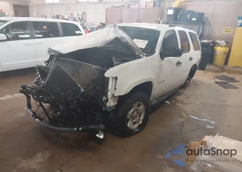 2008 Chevrolet Tahoe Ls z USA, uszkodzony, nr VIN 1GNFK13028R226903